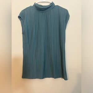 Ann Taylor Textured Mock Neck shirt NWOT